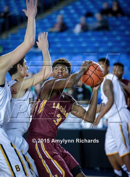 Thumbnail 3 in Lakeside vs. Bellevue (WIAA 3A Playoff) photogallery.