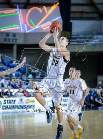 Thumbnail 2 in Lakeside vs. Bellevue (WIAA 3A Playoff) photogallery.