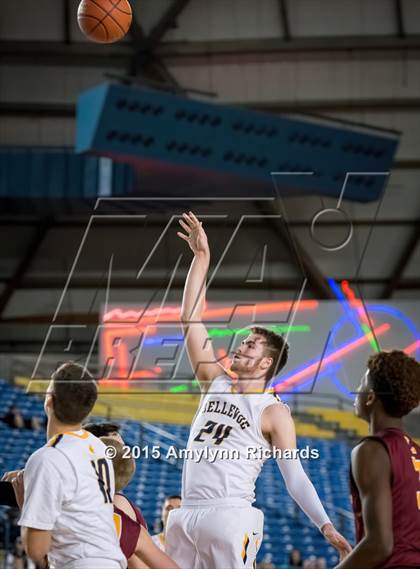 Thumbnail 2 in Lakeside vs. Bellevue (WIAA 3A Playoff) photogallery.