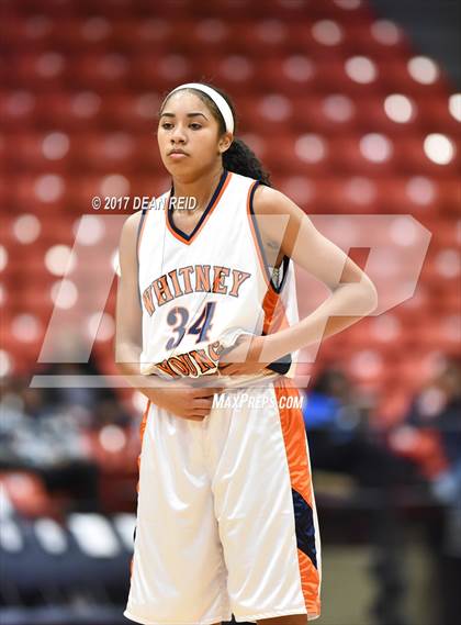 Thumbnail 3 in Whitney Young vs. Homewood-Flossmoor (Chicago Elite Classic) photogallery.