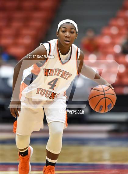 Thumbnail 3 in Whitney Young vs. Homewood-Flossmoor (Chicago Elite Classic) photogallery.