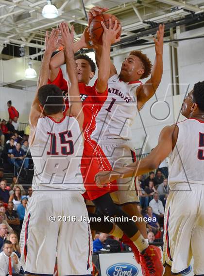 Thumbnail 2 in La Salle vs. Viewpoint (CIF SS D3A Final) photogallery.