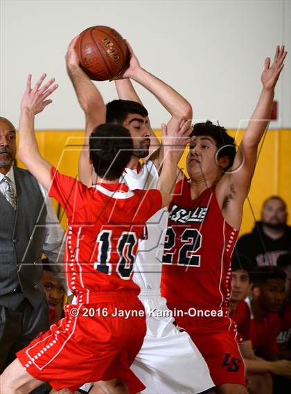 Thumbnail 2 in La Salle vs. Viewpoint (CIF SS D3A Final) photogallery.