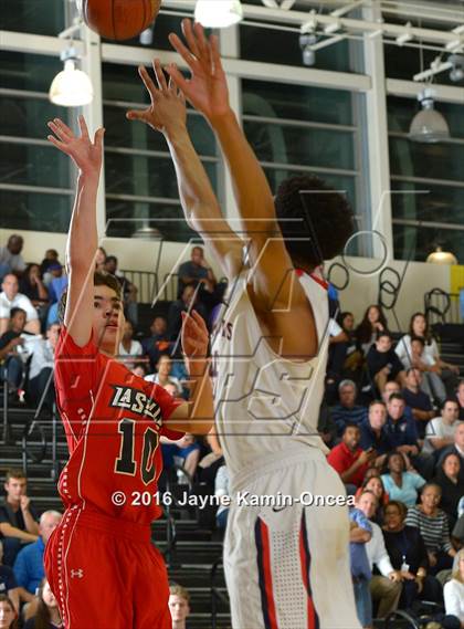 Thumbnail 3 in La Salle vs. Viewpoint (CIF SS D3A Final) photogallery.