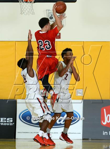 Thumbnail 2 in La Salle vs. Viewpoint (CIF SS D3A Final) photogallery.