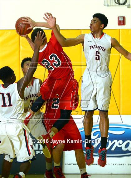 Thumbnail 2 in La Salle vs. Viewpoint (CIF SS D3A Final) photogallery.
