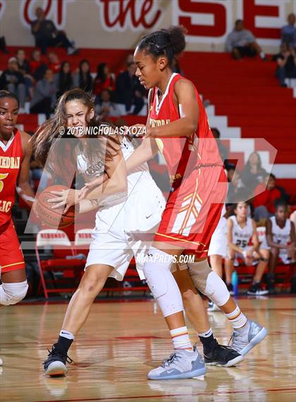 Thumbnail 1 in West Torrance vs. Cathedral Catholic (Battle at the Beach) photogallery.