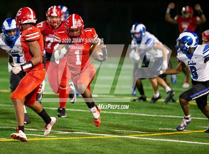 Thumbnail 2 in Ladue Horton Watkins @ Chaminade (MSHSAA Class 5 Semifinal) photogallery.