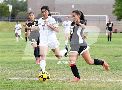 Thumbnail 2 in Clark vs. Durango photogallery.
