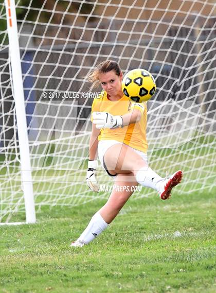 Thumbnail 2 in Clark vs. Durango photogallery.