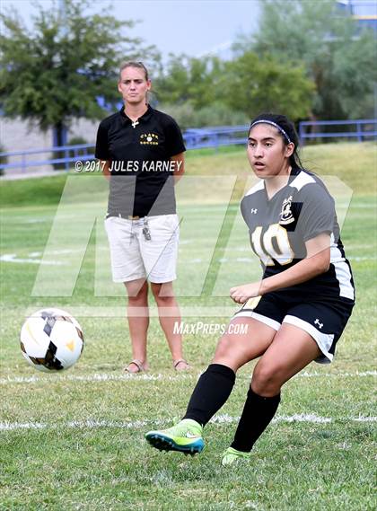 Thumbnail 2 in Clark vs. Durango photogallery.