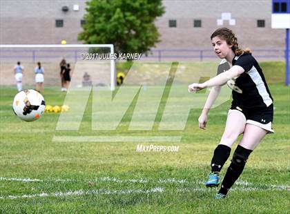 Thumbnail 2 in Clark vs. Durango photogallery.