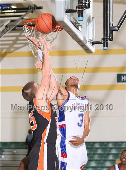 Thumbnail 2 in Cleveland vs Powell  (Pilot Food-Mart Classic) photogallery.