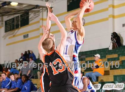 Thumbnail 1 in Cleveland vs Powell  (Pilot Food-Mart Classic) photogallery.