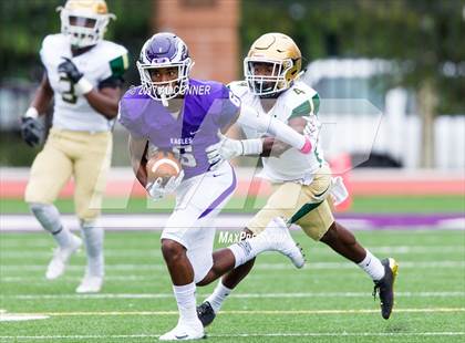 Thumbnail 2 in Archbishop Carroll @ Gonzaga photogallery.