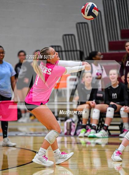 Thumbnail 3 in A&M Consolidated vs College Station photogallery.