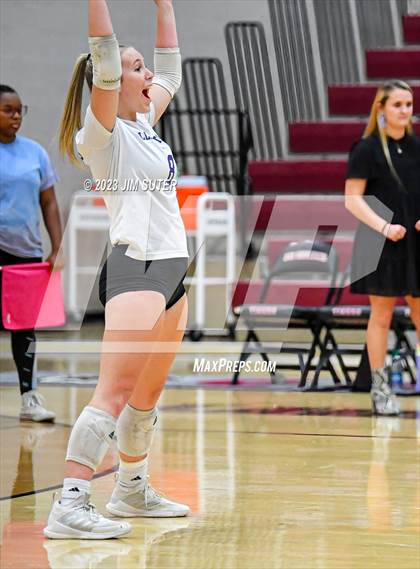 Thumbnail 1 in A&M Consolidated vs College Station photogallery.