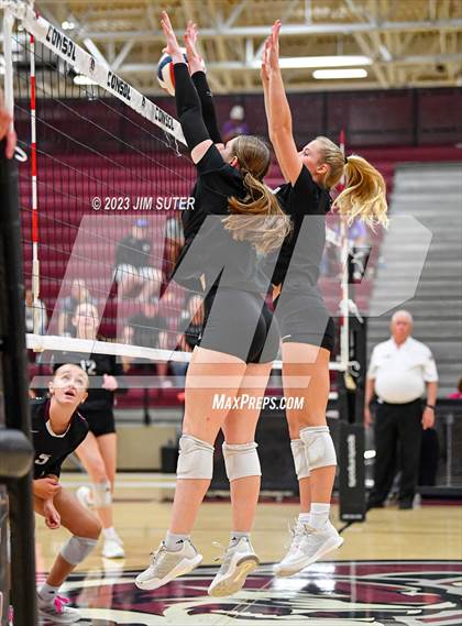 Thumbnail 2 in A&M Consolidated vs College Station photogallery.