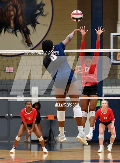Thumbnail 3 in Carthage @ Sachse photogallery.