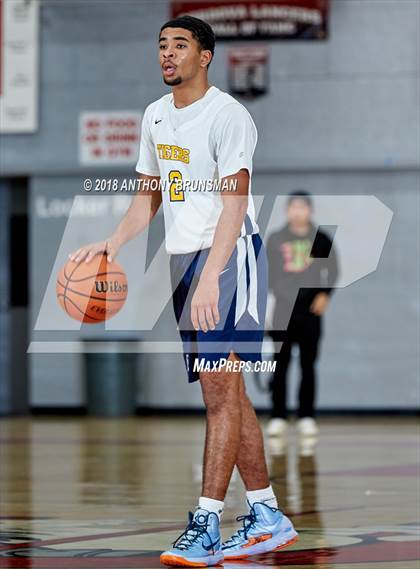 Thumbnail 3 in Grant vs. Inderkum (Cordova Christmas Classic) photogallery.