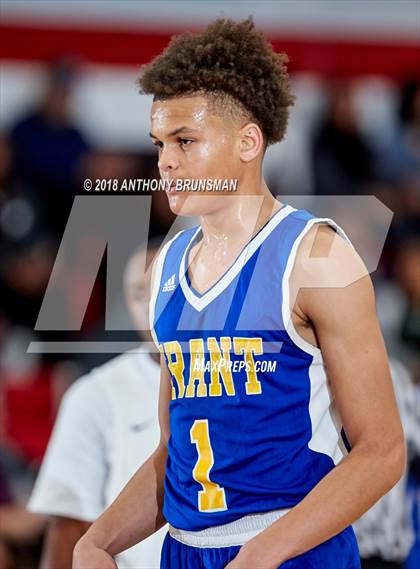 Thumbnail 2 in Grant vs. Inderkum (Cordova Christmas Classic) photogallery.