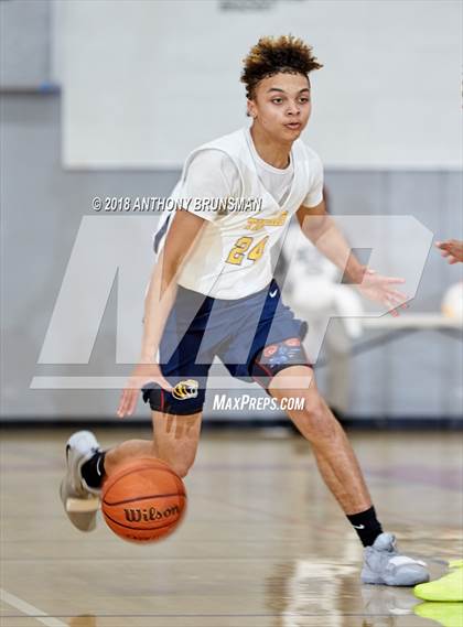 Thumbnail 1 in Grant vs. Inderkum (Cordova Christmas Classic) photogallery.