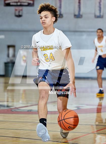Thumbnail 3 in Grant vs. Inderkum (Cordova Christmas Classic) photogallery.
