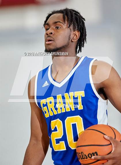 Thumbnail 2 in Grant vs. Inderkum (Cordova Christmas Classic) photogallery.