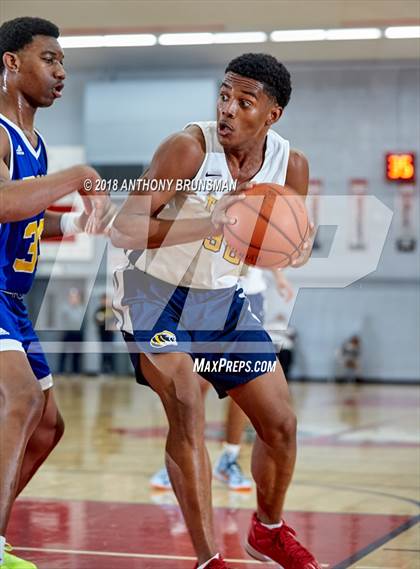 Thumbnail 1 in Grant vs. Inderkum (Cordova Christmas Classic) photogallery.