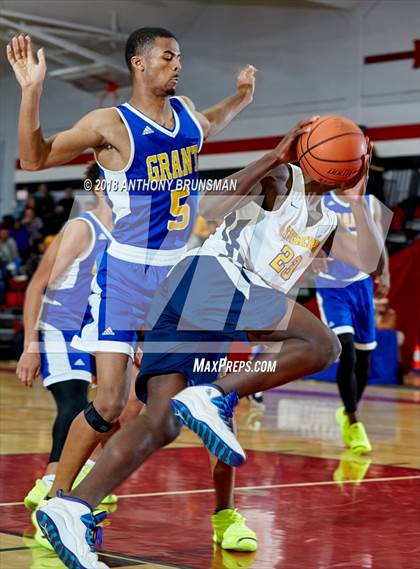 Thumbnail 2 in Grant vs. Inderkum (Cordova Christmas Classic) photogallery.