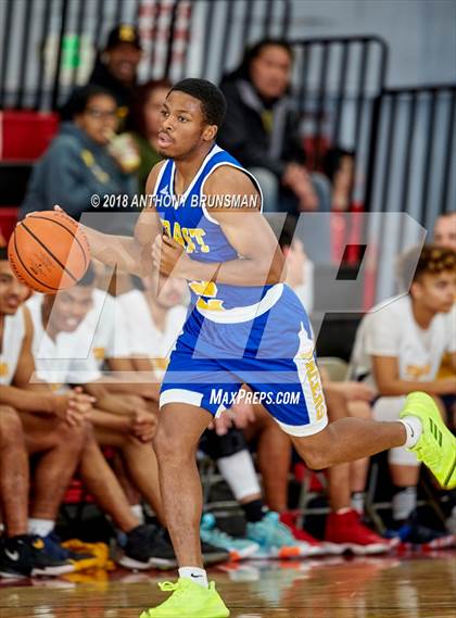 Thumbnail 3 in Grant vs. Inderkum (Cordova Christmas Classic) photogallery.