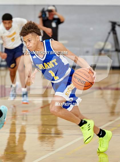 Thumbnail 2 in Grant vs. Inderkum (Cordova Christmas Classic) photogallery.