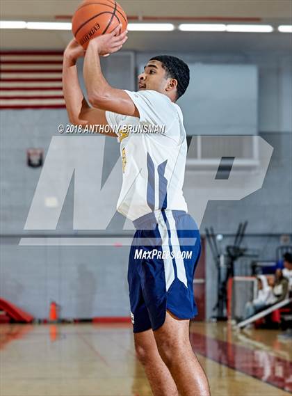 Thumbnail 1 in Grant vs. Inderkum (Cordova Christmas Classic) photogallery.