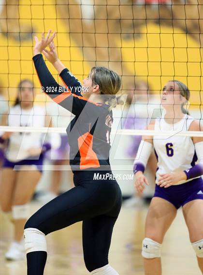 Thumbnail 1 in Grand Saline vs Edgewood photogallery.