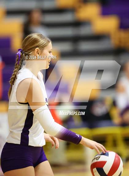 Thumbnail 1 in Grand Saline vs Edgewood photogallery.