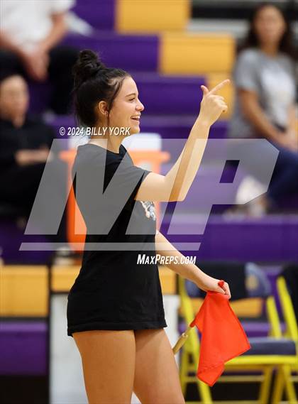 Thumbnail 2 in Grand Saline vs Edgewood photogallery.