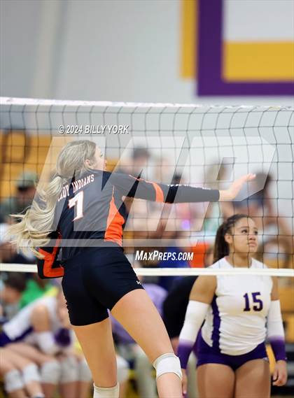Thumbnail 1 in Grand Saline vs Edgewood photogallery.