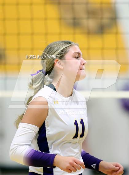 Thumbnail 1 in Grand Saline vs Edgewood photogallery.