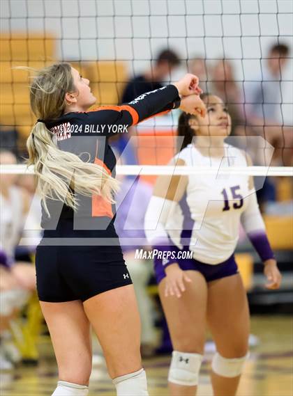 Thumbnail 3 in Grand Saline vs Edgewood photogallery.