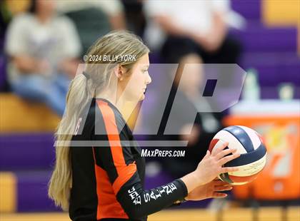 Thumbnail 1 in Grand Saline vs Edgewood photogallery.