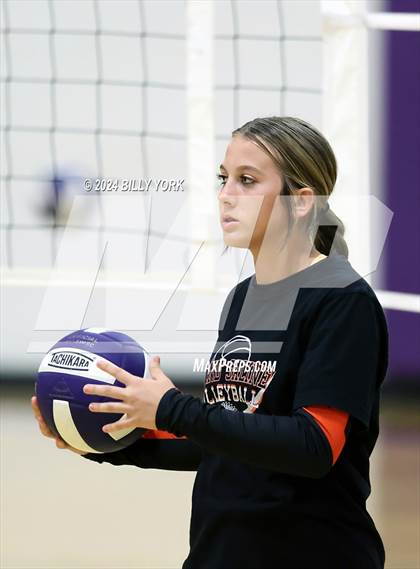 Thumbnail 1 in Grand Saline vs Edgewood photogallery.