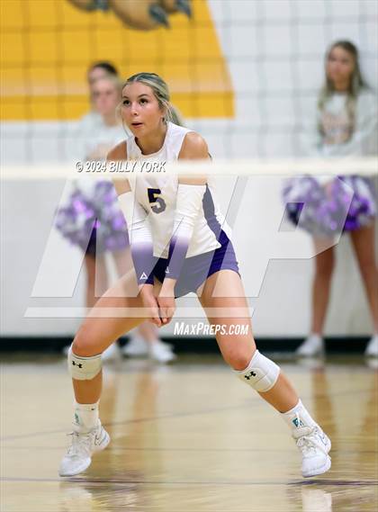 Thumbnail 1 in Grand Saline vs Edgewood photogallery.