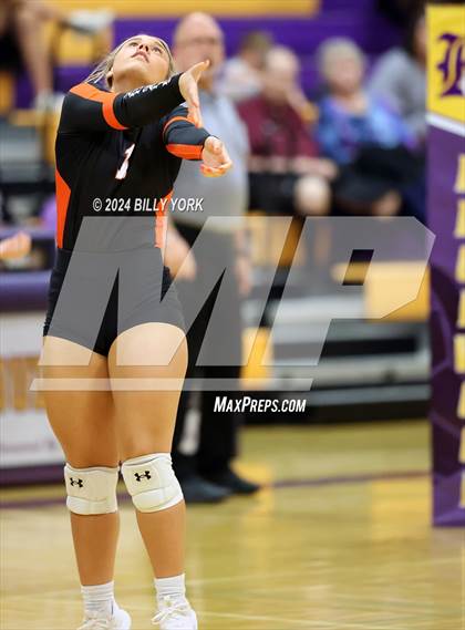 Thumbnail 2 in Grand Saline vs Edgewood photogallery.