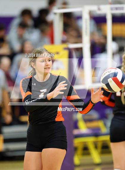 Thumbnail 2 in Grand Saline vs Edgewood photogallery.