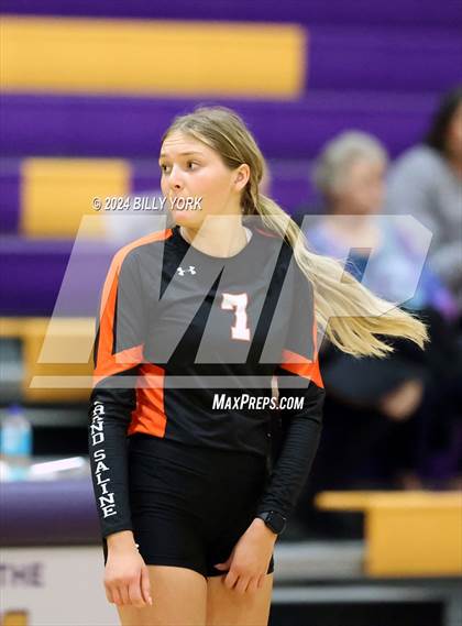 Thumbnail 2 in Grand Saline vs Edgewood photogallery.