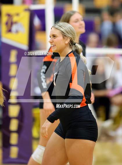 Thumbnail 1 in Grand Saline vs Edgewood photogallery.
