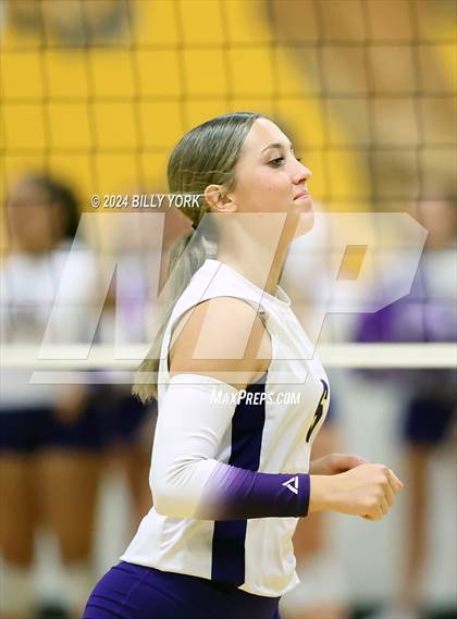 Thumbnail 1 in Grand Saline vs Edgewood photogallery.