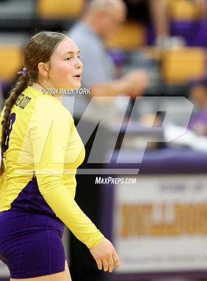 Thumbnail 2 in Grand Saline vs Edgewood photogallery.