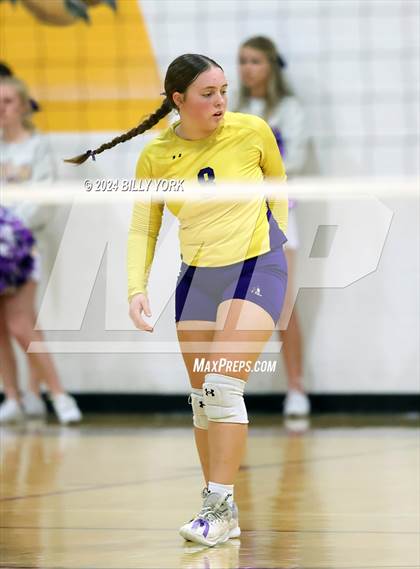 Thumbnail 1 in Grand Saline vs Edgewood photogallery.