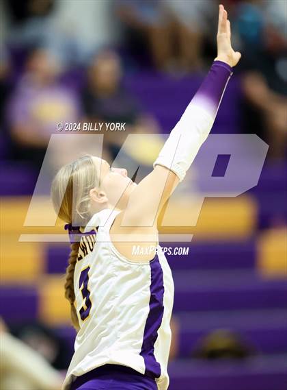 Thumbnail 3 in Grand Saline vs Edgewood photogallery.